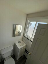 20934 Van Dyke Ave-Unit -Apartment 6 in Warren, MI - Building Photo - Building Photo