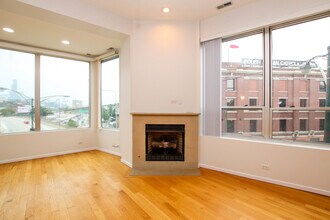 1001 N Milwaukee Ave in Chicago, IL - Building Photo - Building Photo