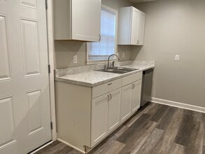 1608 Hollywood Dr, Unit E in Jackson, TN - Building Photo - Building Photo