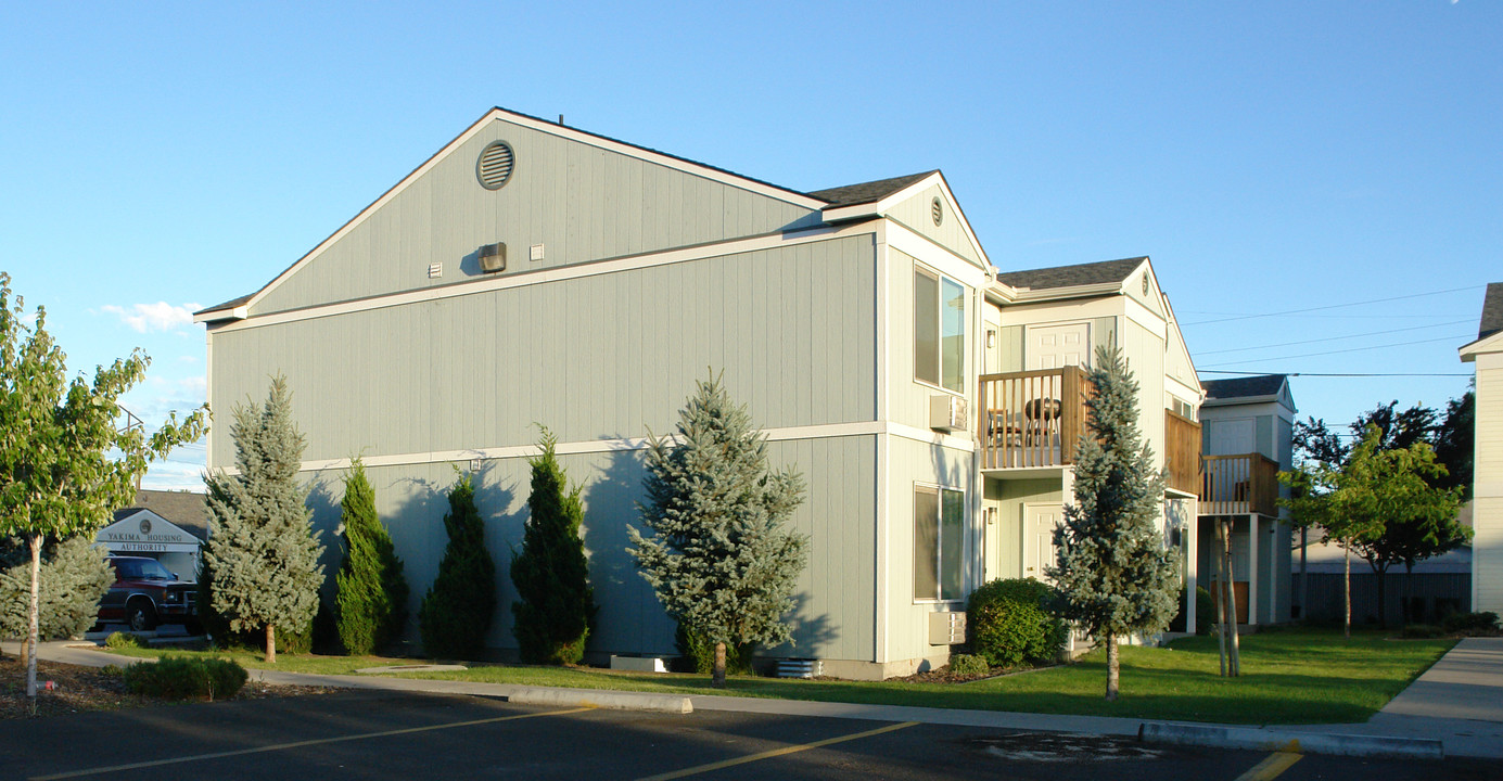 Nueva Apartments in Yakima, WA - Foto de edificio