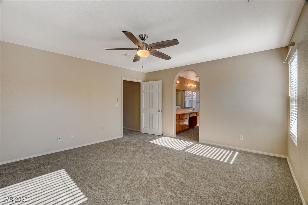 10261 Gaeta Pl in Las Vegas, NV - Building Photo