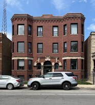 2848 W Diversey Ave in Chicago, IL - Building Photo