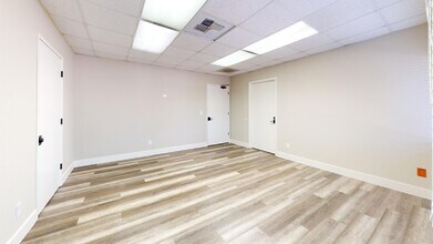 1300 West St-Unit -200 in Redding, CA - Building Photo - Building Photo