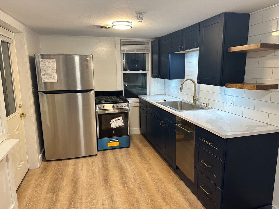 73 Henry Law Ave, Unit B in Dover, NH - Building Photo