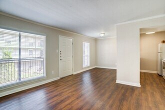 2825 Bellefontaine in Houston, TX - Building Photo - Building Photo