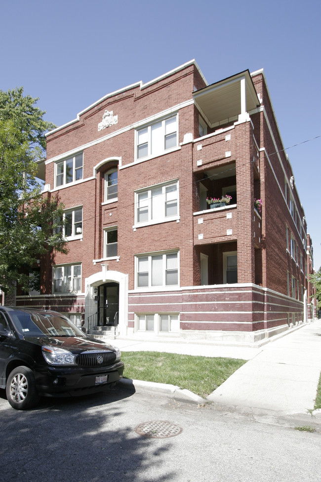 3300 W Dickens Ave in Chicago, IL - Building Photo - Building Photo