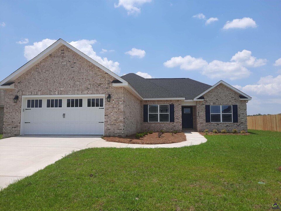312 Weston Dr in Kathleen, GA - Building Photo