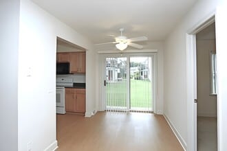 Court Royale in Schenectady, NY - Foto de edificio - Building Photo