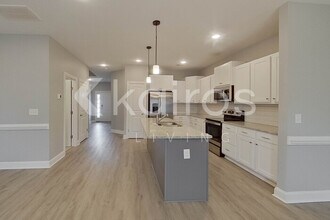 3709 Oak Leaf Wy in Greenville, NC - Foto de edificio - Building Photo