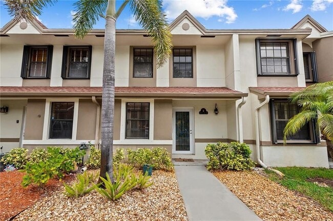 247 City View Dr in Fort Lauderdale, FL - Building Photo - Building Photo