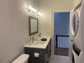 31 Brighton St, Unit 3 in Boston, MA - Foto de edificio - Building Photo