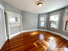 18 Romsey St, Unit 1 in Boston, MA - Building Photo - Building Photo