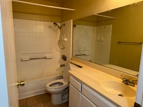 8327 Vineyard Ave in Rancho Cucamonga, CA - Building Photo - Building Photo