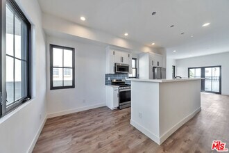 1024-1024 Masselin Ave in Los Angeles, CA - Building Photo - Building Photo