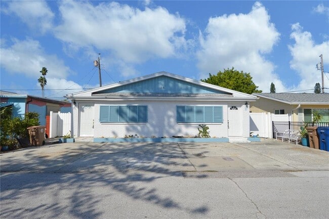 156 146th Ave in Madeira Beach, FL - Building Photo - Building Photo