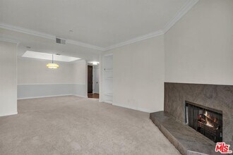 200 N Swall Dr in Beverly Hills, CA - Building Photo - Building Photo