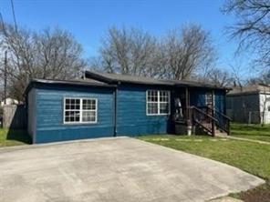 405 N Carr Ave in Sherman, TX - Building Photo