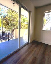 1904 SW 17th Ave in Miami, FL - Foto de edificio - Building Photo