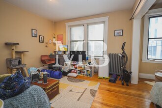 11 Park Dr, Unit 20 in Boston, MA - Building Photo - Building Photo