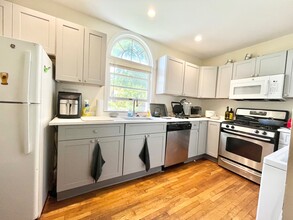 774 Parker St, Unit 2 in Boston, MA - Building Photo - Building Photo