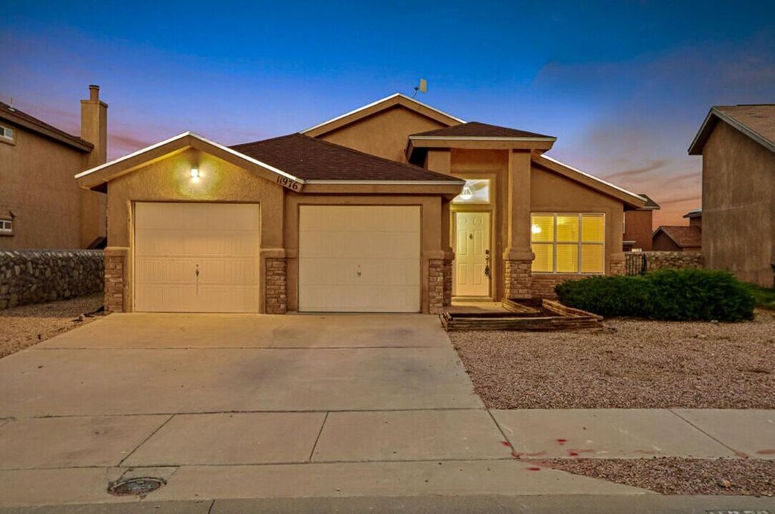 11976 Mesquite Gum Ln in El Paso, TX - Building Photo