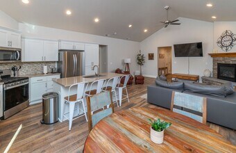 20599 Rolen Ave in Bend, OR - Building Photo - Building Photo