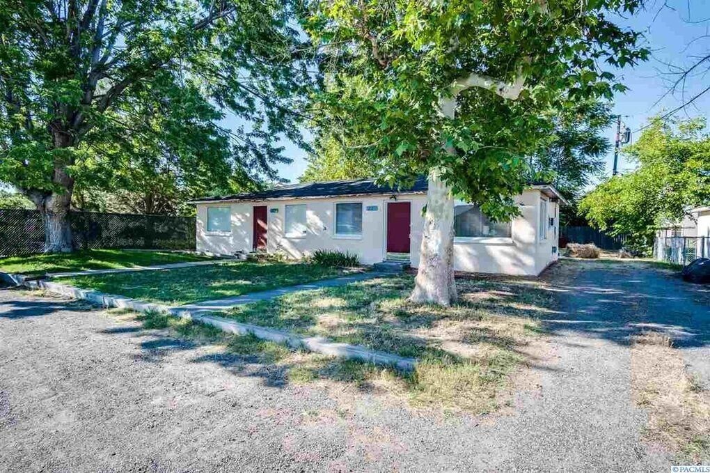 821 E 8th Ave in Kennewick, WA - Building Photo
