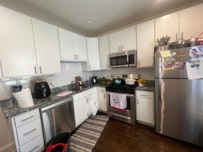 2724 W Farragut Ave in Chicago, IL - Building Photo - Building Photo