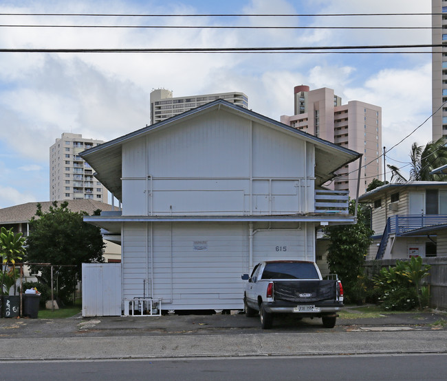 615 Isenberg St in Honolulu, HI - Building Photo - Building Photo