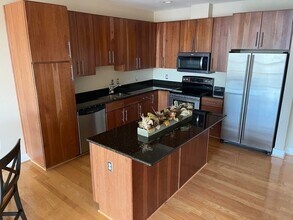 2772 Lighthouse Point E in Baltimore, MD - Building Photo - Building Photo