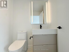 308 Jarvis St in Toronto, ON - Building Photo - Building Photo