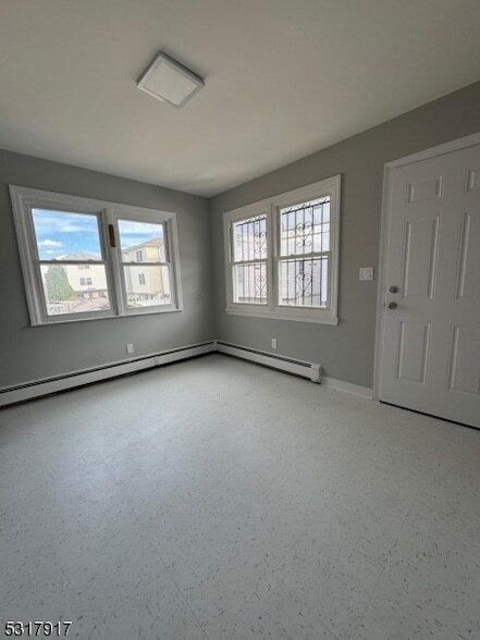 416 S 5th St, Unit Rear in Elizabeth, NJ - Building Photo - Building Photo