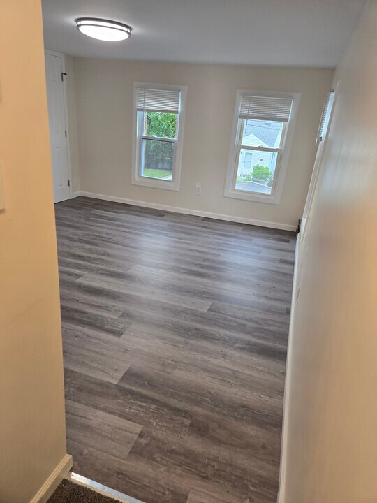 19 Ballston St, Unit Apt B in Bloomingdale, NJ - Building Photo