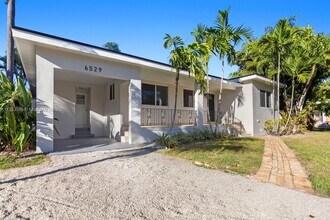 6529 SW 78th Terrace in South Miami, FL - Building Photo - Building Photo