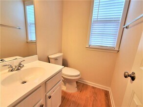 545 Friars Head Dr NE in Suwanee, GA - Building Photo - Building Photo