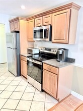 13 Foxwood Dr in Pleasantville, NY - Building Photo - Building Photo