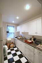 11 Ellery St, Unit 1 in Cambridge, MA - Foto de edificio - Building Photo