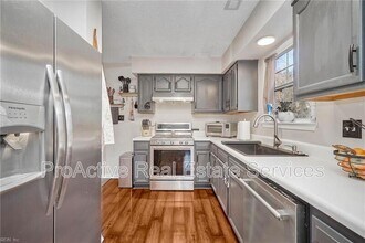 1220 Woods Edge Cir in Suffolk, VA - Building Photo - Building Photo