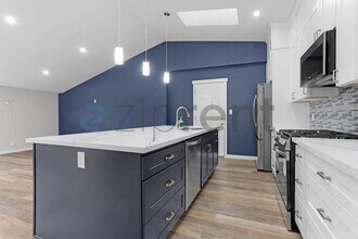 1020 151st Ave SE in Bellevue, WA - Building Photo - Building Photo