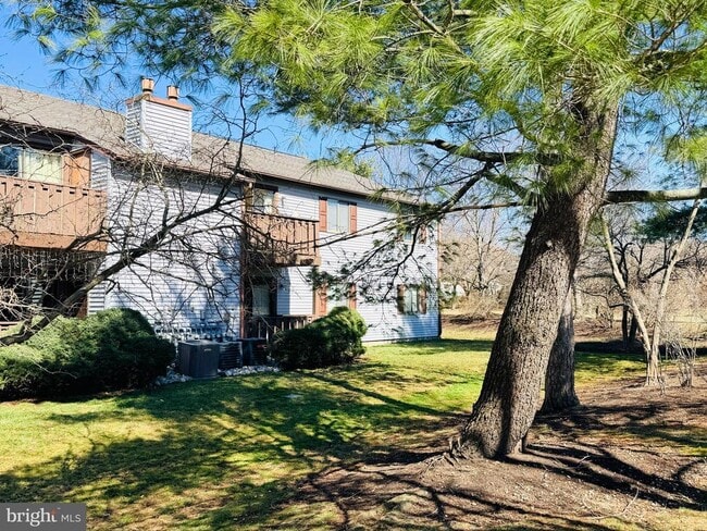 property at 1008 Lindsey Ct