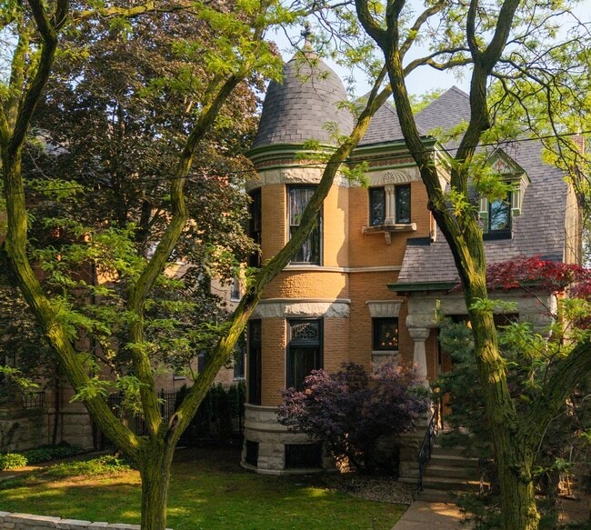 property at 2138 W Caton St
