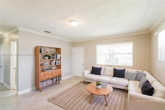 11460 SW 199th St in Miami, FL - Building Photo - Building Photo