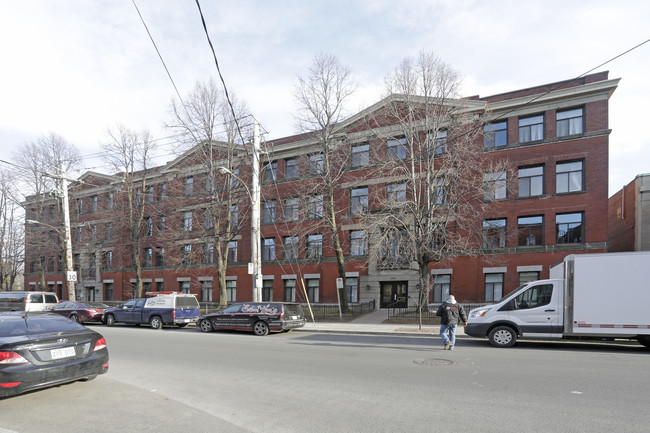 200 Galt Rue in Montréal, QC - Building Photo - Building Photo