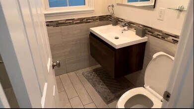 6154 Aura Ave in Reseda, CA - Building Photo - Building Photo