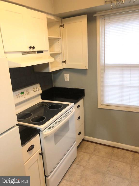 property at 8550 Barrington Ct