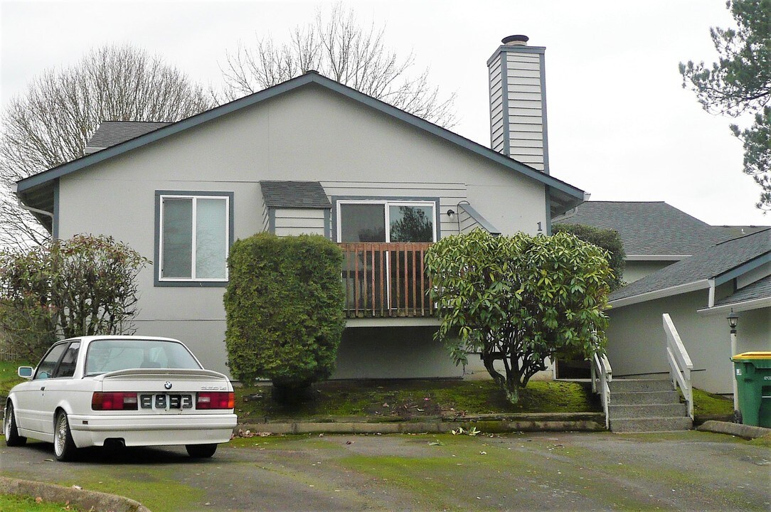 12270 SW Gingham Ln-Unit -B in Beaverton, OR - Building Photo
