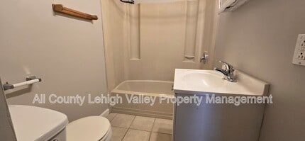 609.5 Walnut St in Easton, PA - Building Photo - Building Photo