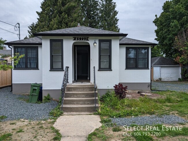 45723 Lewis Ave in Chilliwack, BC - Building Photo - Building Photo
