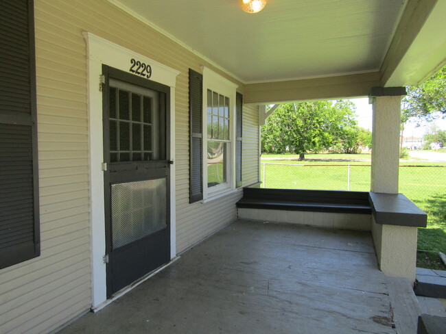 2229 Procter St in Port Arthur, TX - Building Photo - Building Photo