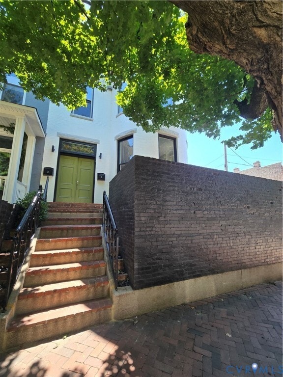 property at 1 N Harvie St